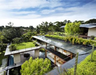 Roof Gardens, Bio-Pond and a World of Inviting Green: Multi-Family Home in Singapore