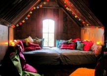 Gorgeous-use-of-string-lights-in-the-lovely-bohemian-style-attic-bedroom-217x155