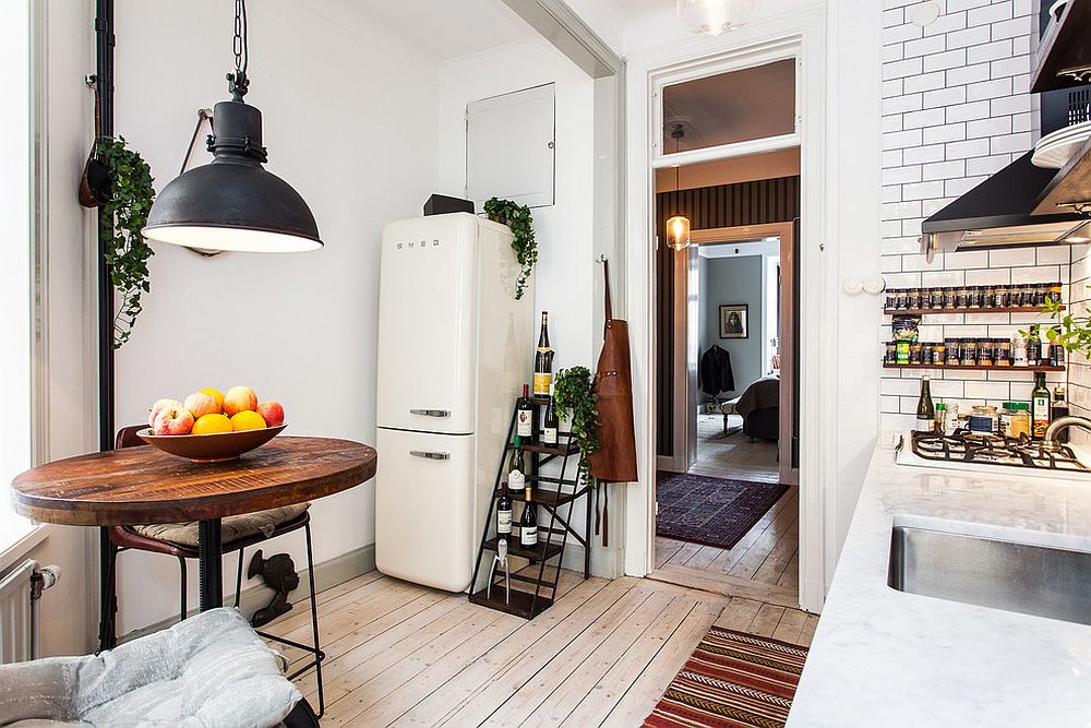 Industrial and Scandinavian elements are combined beautifully in this dining room and kitchen