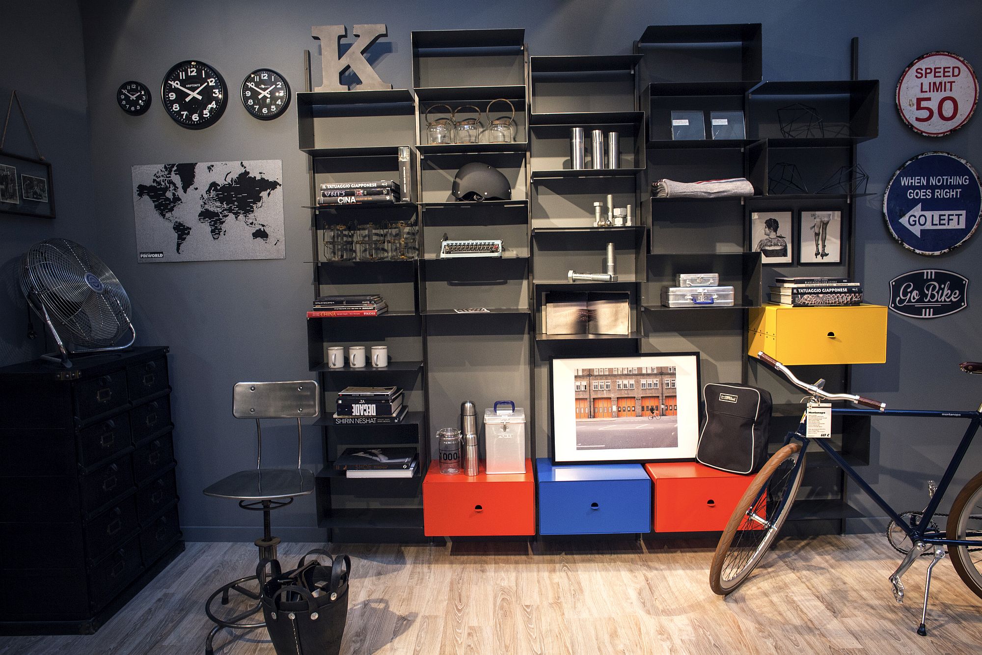 Modern, modular box-style shelves for the living room