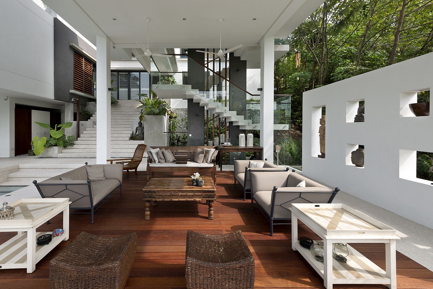 Multi-level Kuala Lumpur residence with a deck that wows
