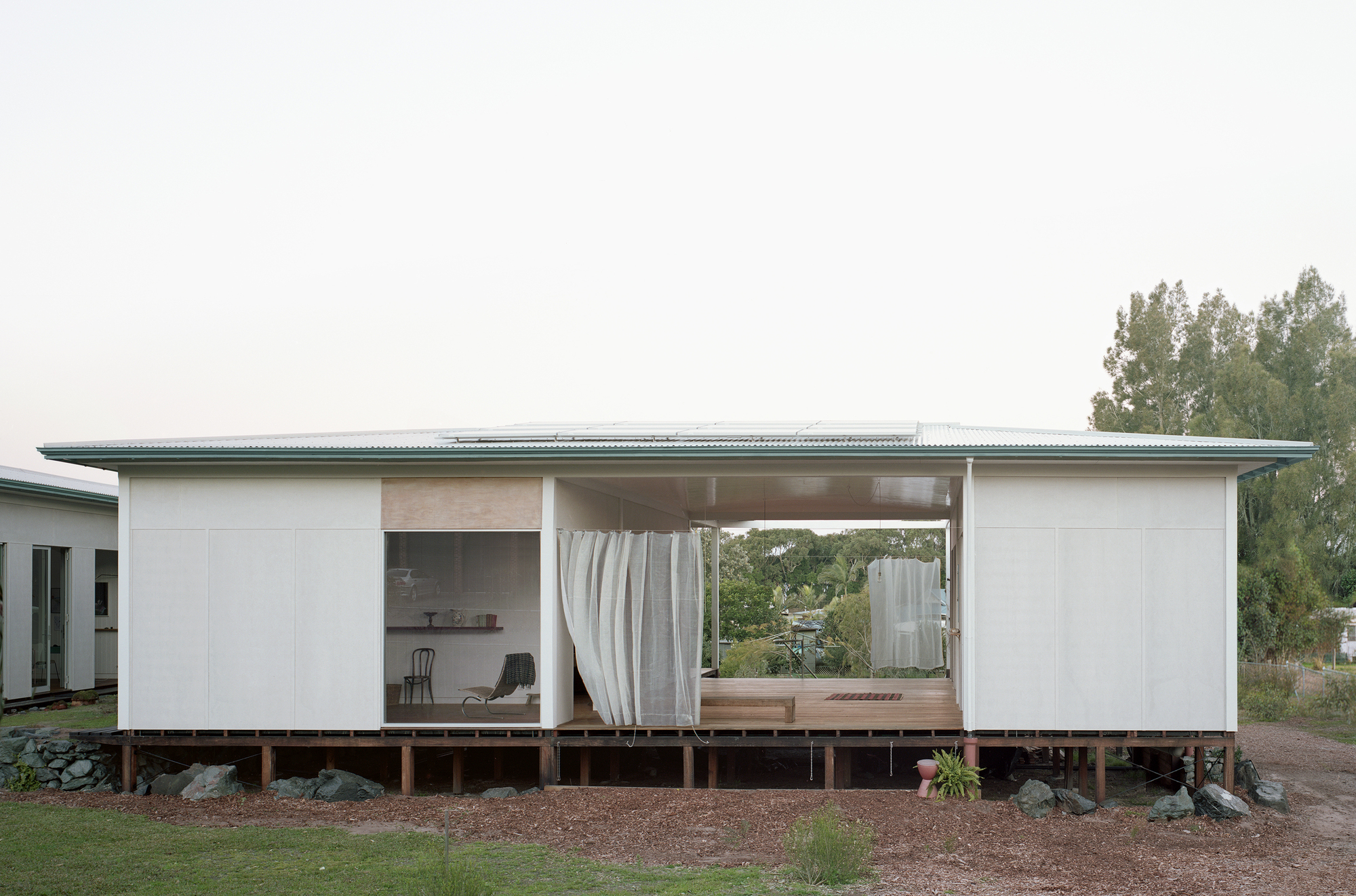 Open and ingenious design of House with a Guest Room