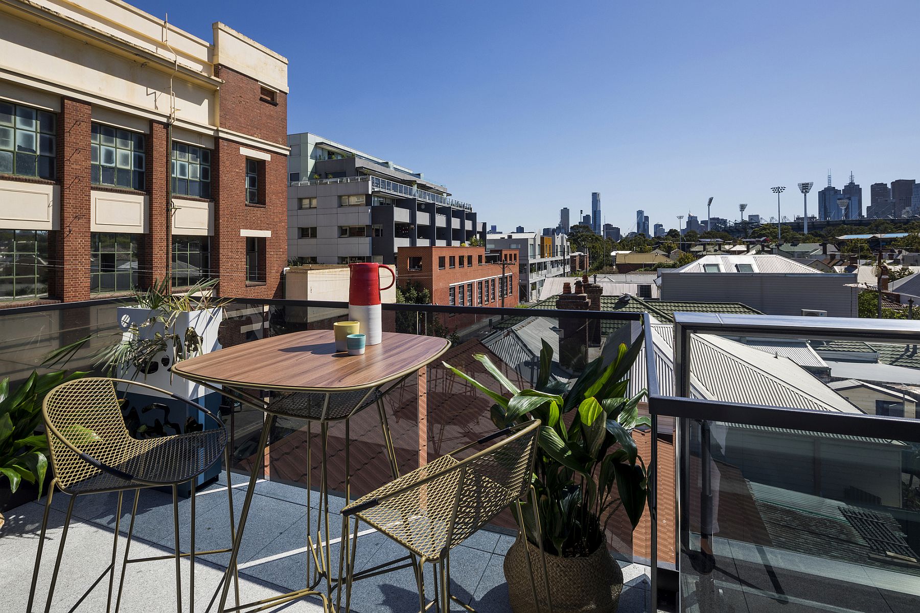Open-rooftop-deck-with-city-views