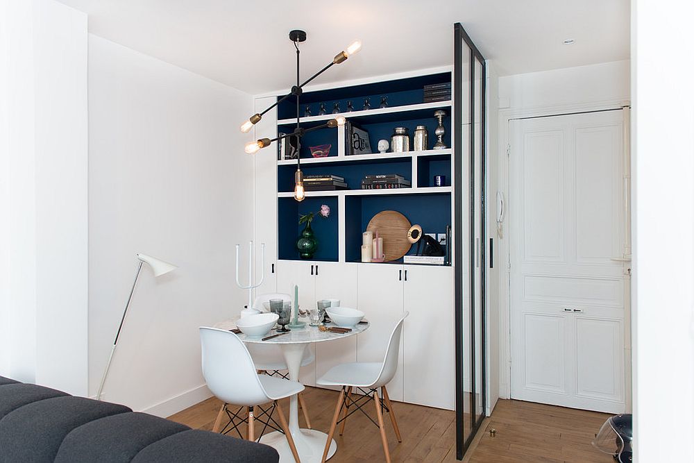 Perfect-dining-room-for-two-inside-the-small-studio-apartment