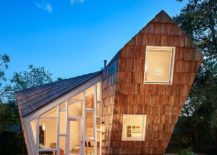 Recliamed-cedar-shingles-cover-this-lovely-home-in-Austin-217x155
