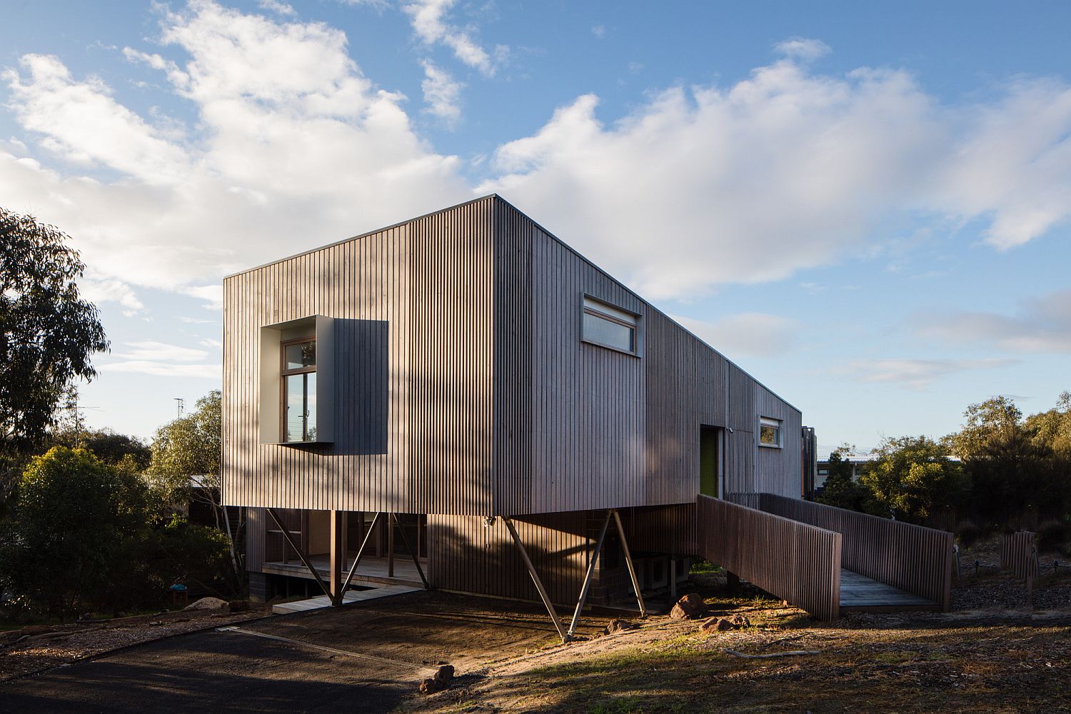 This Charming Aussie Home Keeps Away Bushfires and Rugged Weather in Style!
