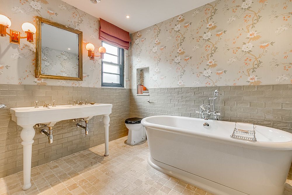 Who says beige bathrooms are boring!