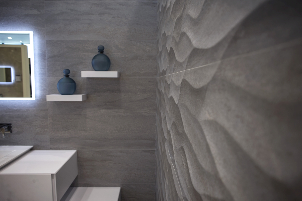 3D wave ceramic tiles by Porcelanosa