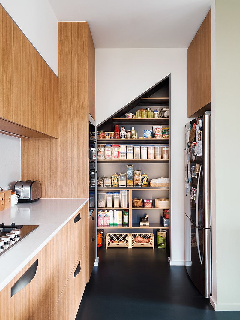 Contemporary-kitchen-with-pantry-in-the-corner