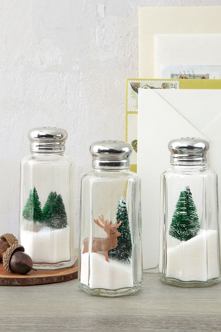 Easy-to-Craft Holiday Shakers Idea