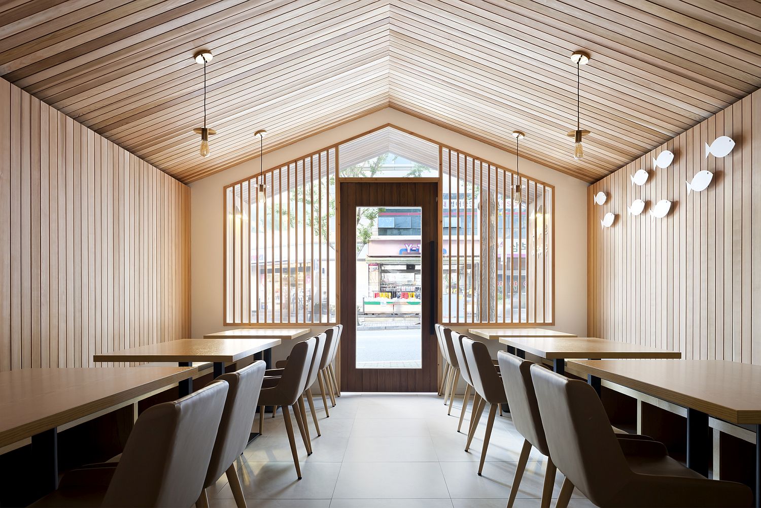 Urban Cabin Small Space Conscious Restaurant With Cozy Modern Ambiance