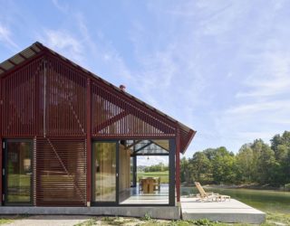 Red, Wood, Glass and Gorgeous View: Exquisite Cabin Sandefjord