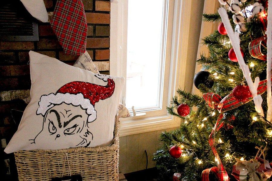 Make-your-own-Grinch-Pillow-this-holiday-season