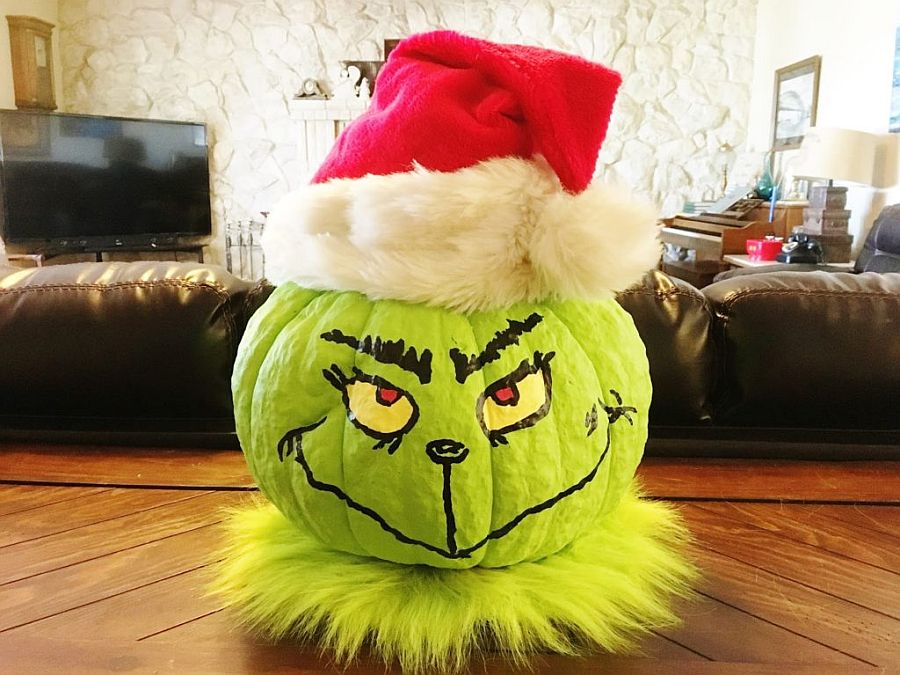 Mean-looking-grinch-pumpkin-DIY-with-Christmas-hat