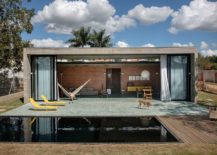 Modern-Mugs-House-in-Brick-and-Concrete-in-Brazil-217x155