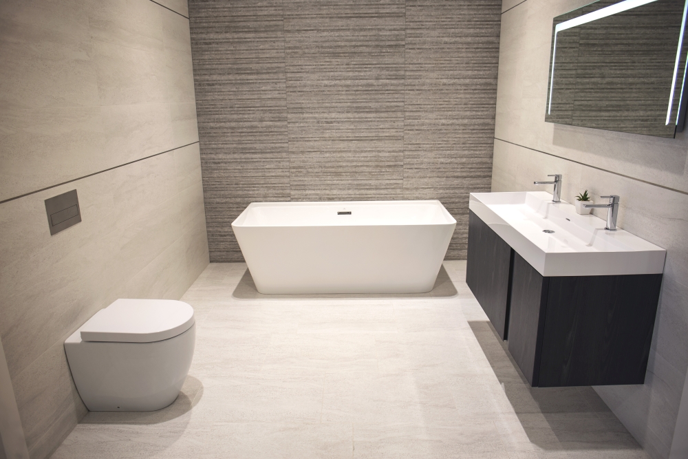 Modern bathroom design - Porcelanosa Reading