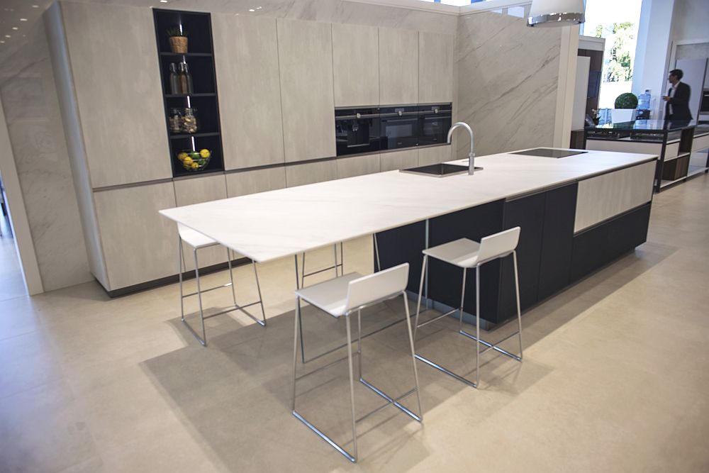 Natural-stone-inspired-kitchen-cabinets-Porcelanosa