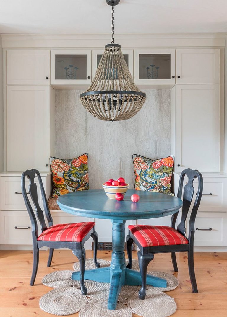 25 Best Beach Style Dining Rooms for a Bright Holiday Feast