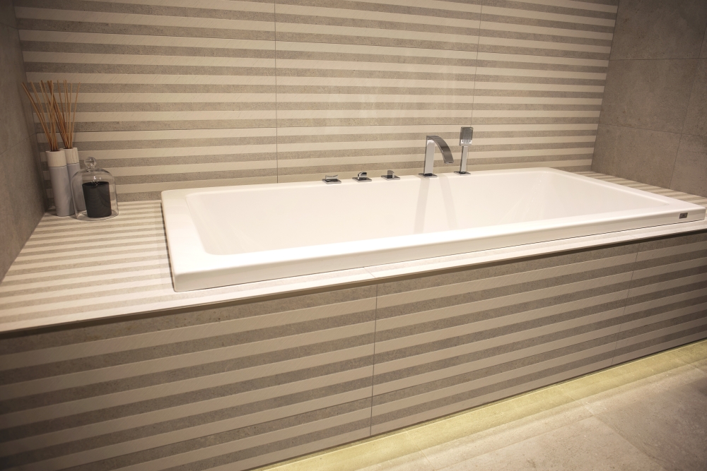 Striped-wall-tiles-Modern-Porcelanosa-bathroom