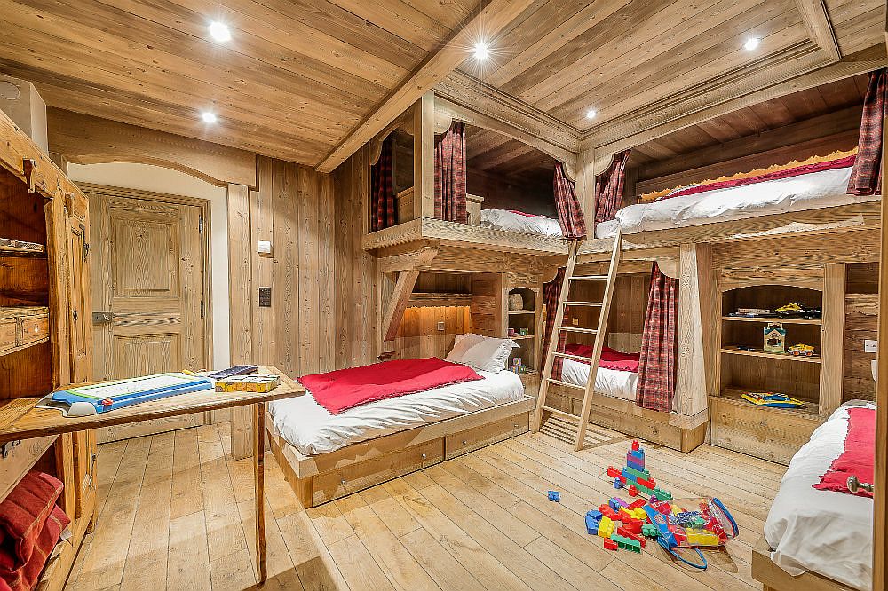 Awesome bunk bedroom for kids in wood with ample sleeping space for 5