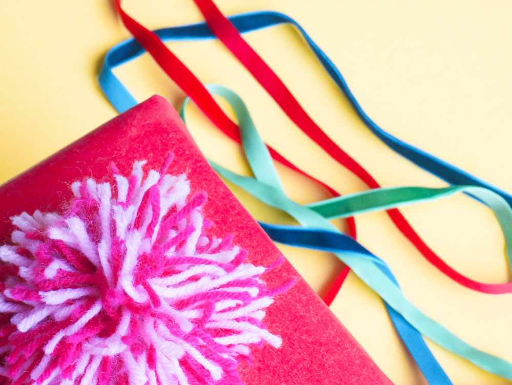 DIY-pom-pom-for-holiday-gift-wrap