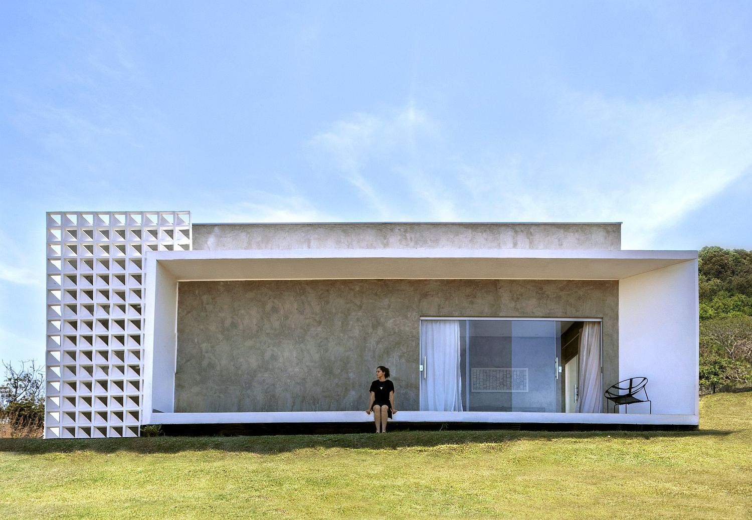Gorgeous and minimal BV House in Lago Norte, Brazil
