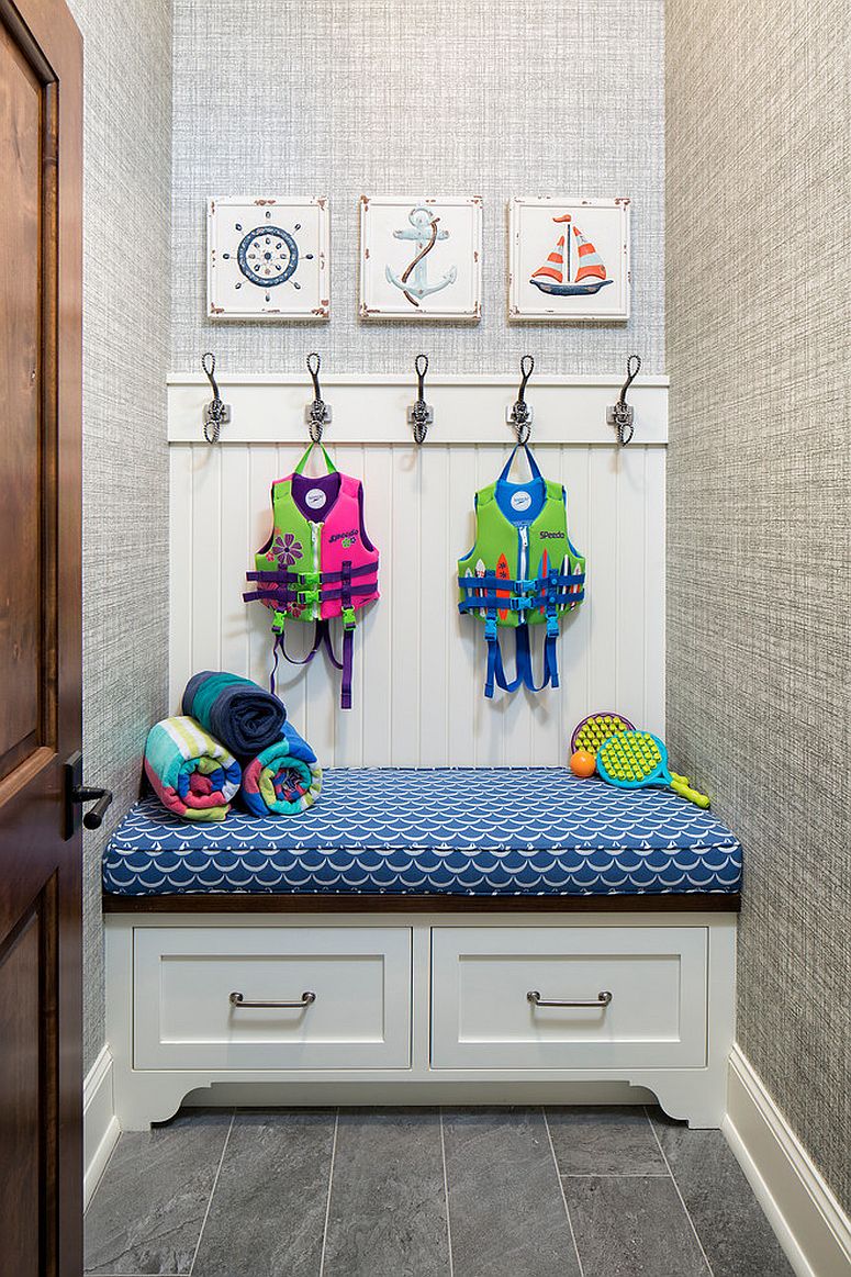 Grasscloth wallpaper for the tiny mudroom with simple seating