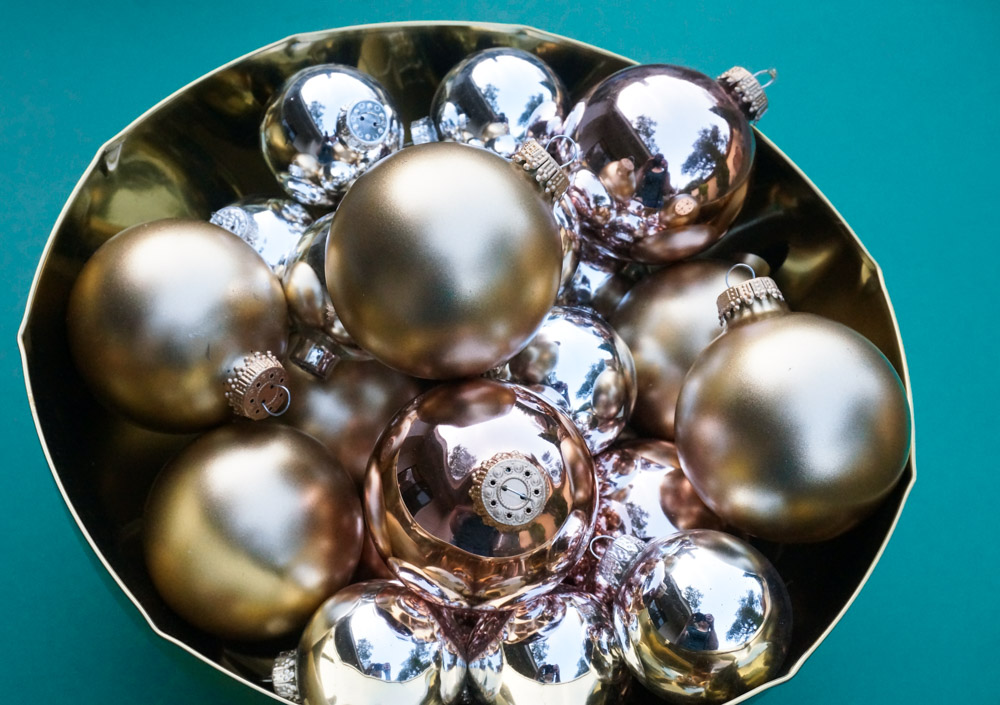Metallic-holiday-ball-ornaments