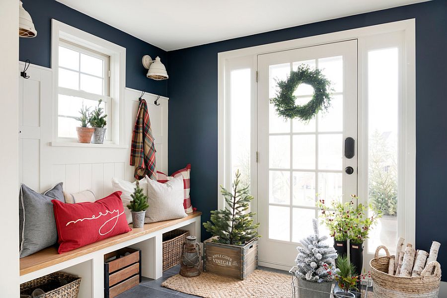 Modern farmhouse mudroom in white and navy blue with festive theme