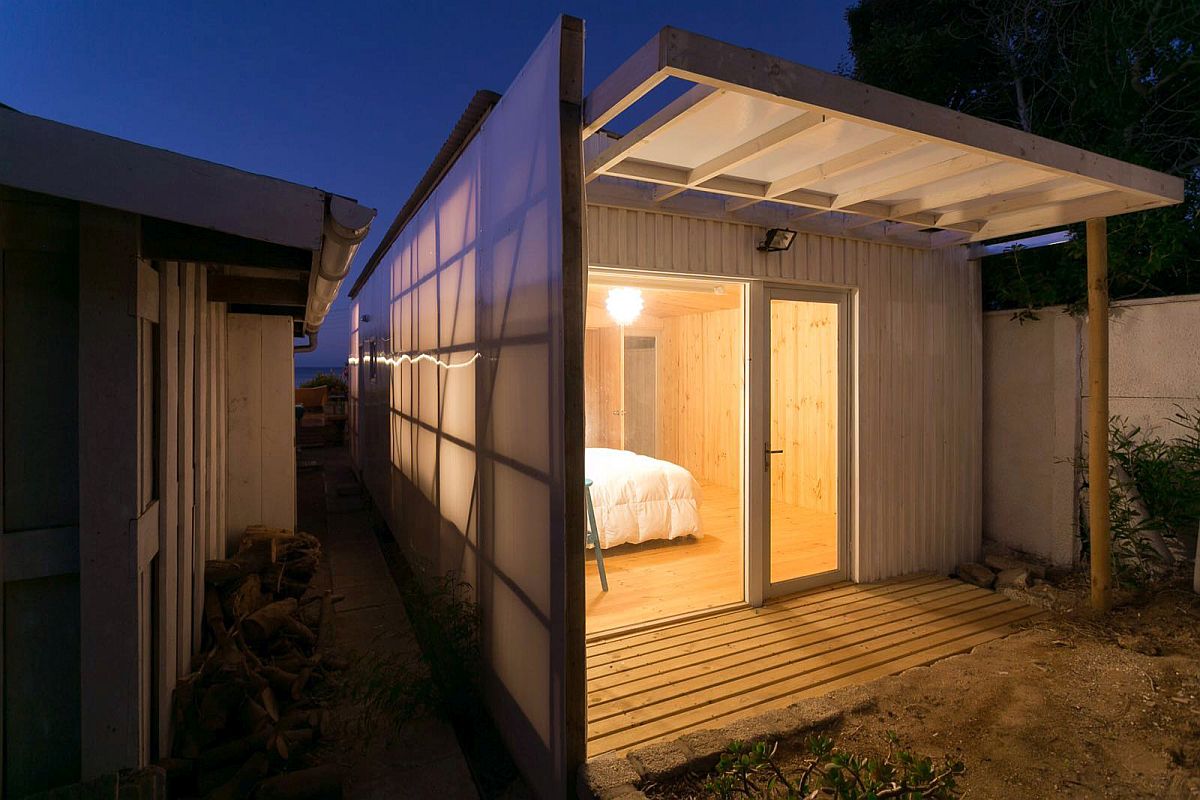 Modern-tiny-cabin-in-wood-with-coastal-views