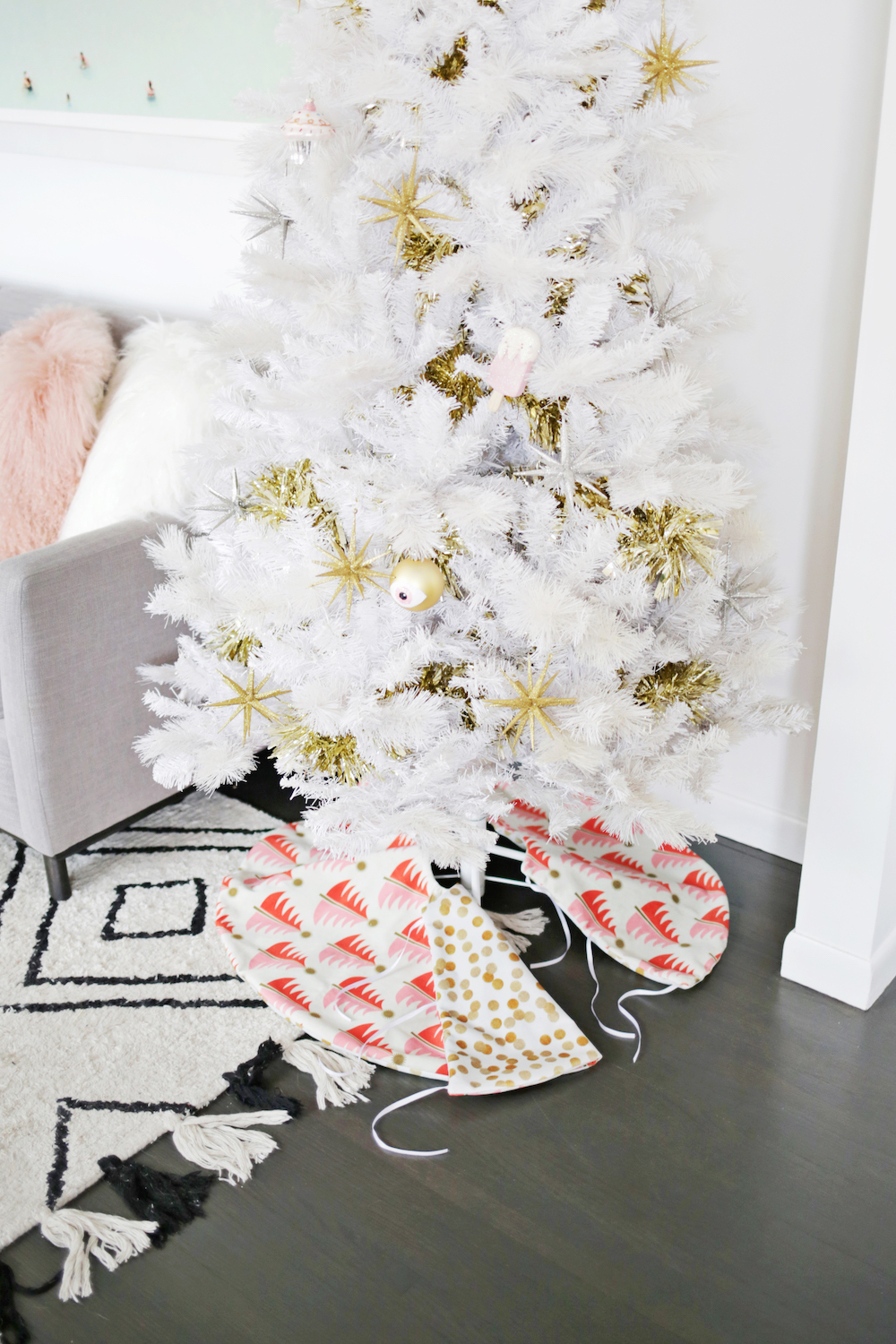 Reversible tree skirt from A Beautiful Mess