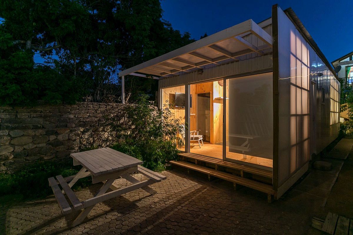 View-of-the-Polycarbonate-cabin-after-sunset