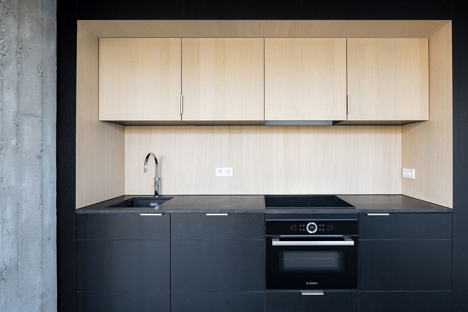 Wood-and-black-kitchen-idea