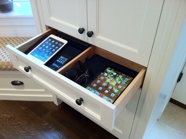 Smart Kitchen Charging Stations And Drawers To Always Stay Connected 1862