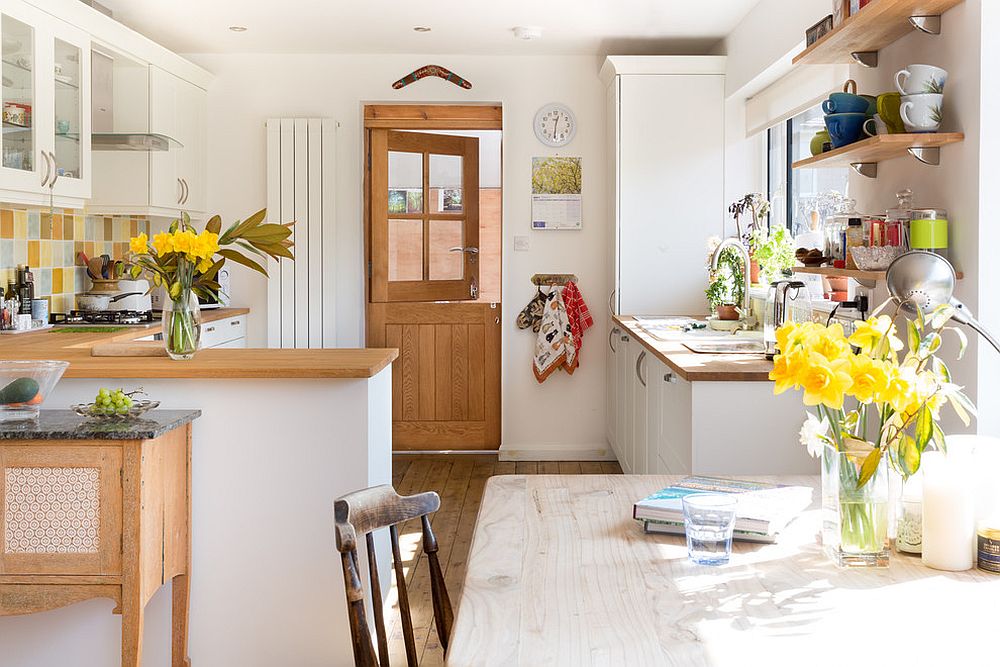 Cheerful-and-stylish-modern-farmhouse-kitchen-in-white