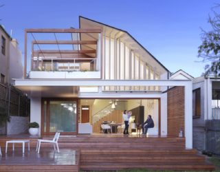 Moving Roof and Computerized Louvers Create This 8-Star Energy-Efficient Home