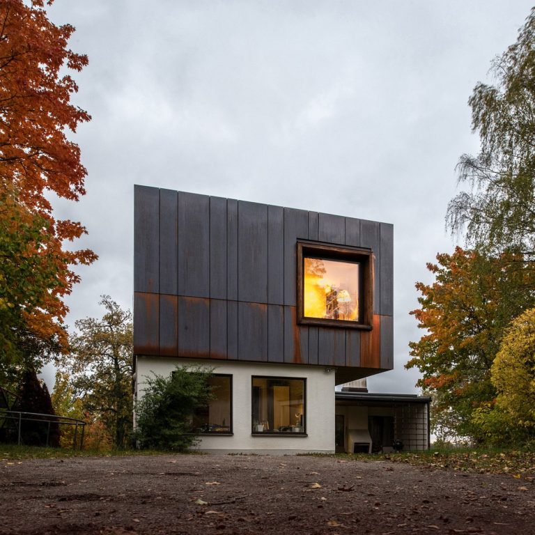 Cyclops House Copper Concrete And Windows That Usher In Ample Natural Light Decoist 1819