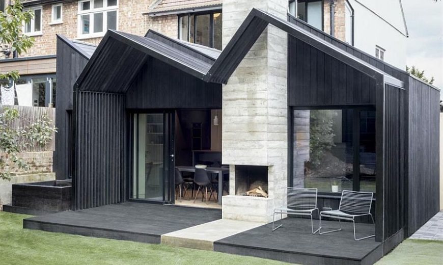 Dark Rear Extension Bridges the Outdoor with the Interior of this London Home