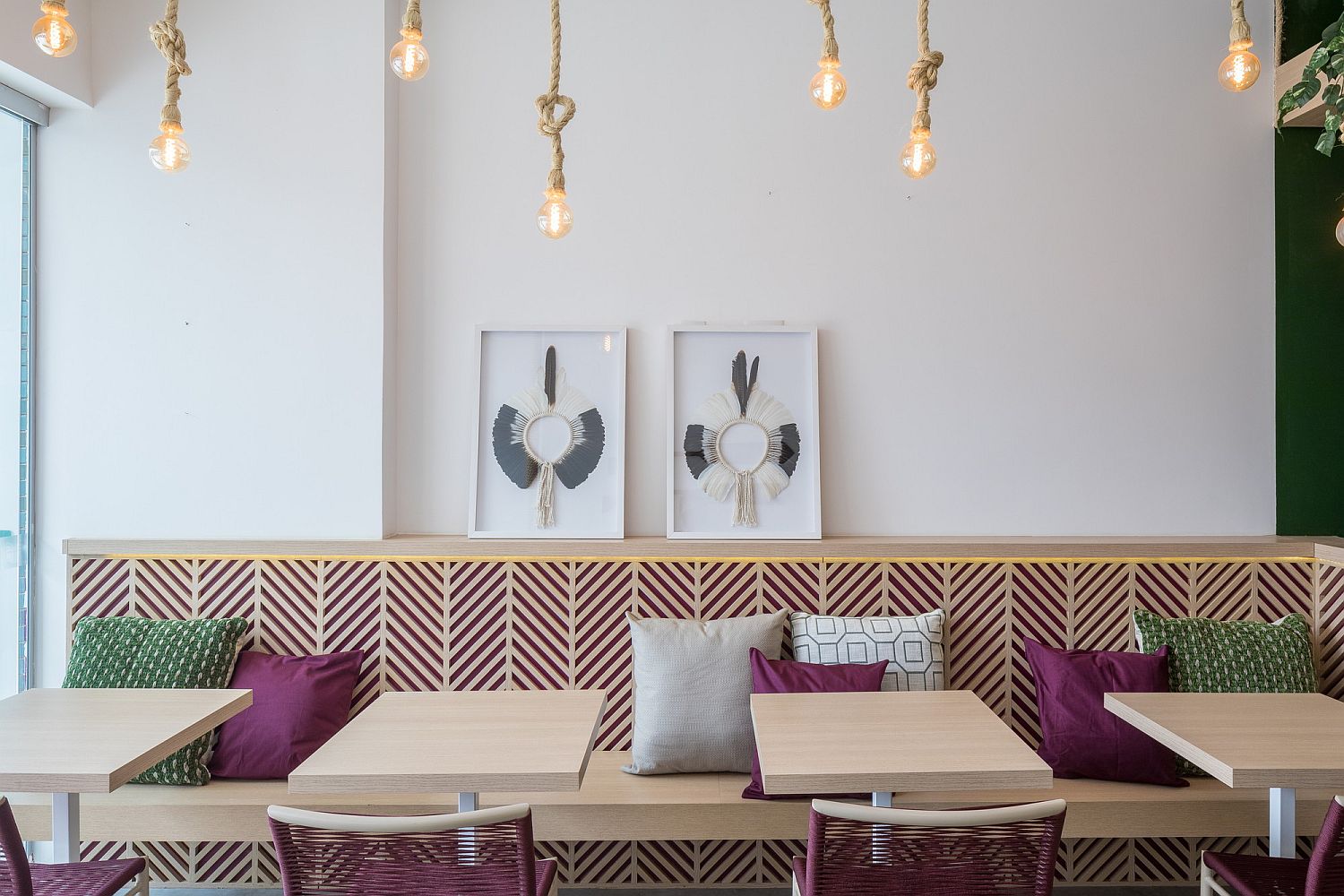 Edison bulbs hung beautifully give the interior a smart, casual vibe