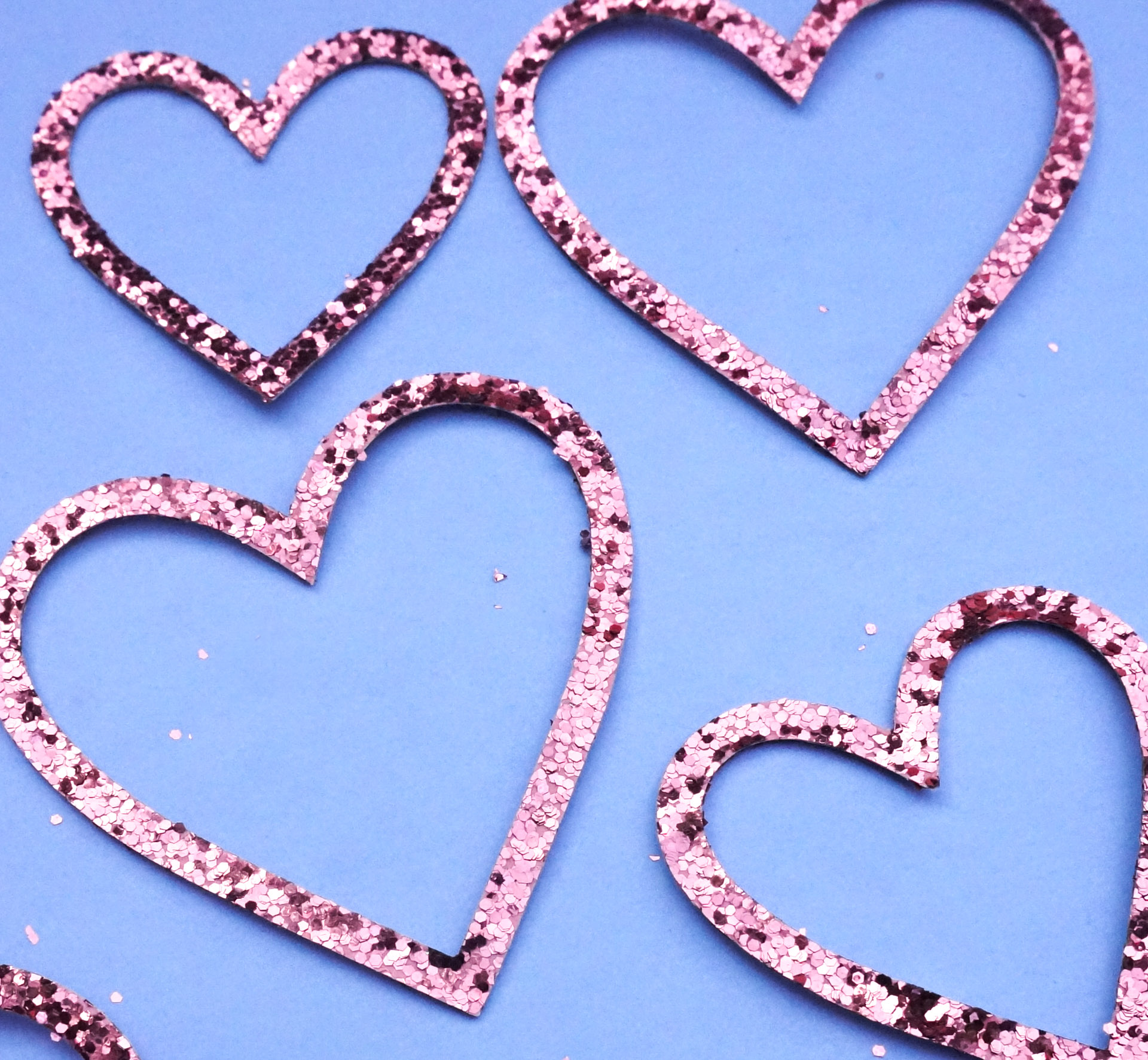 Glittering-Valentines-Day-hearts