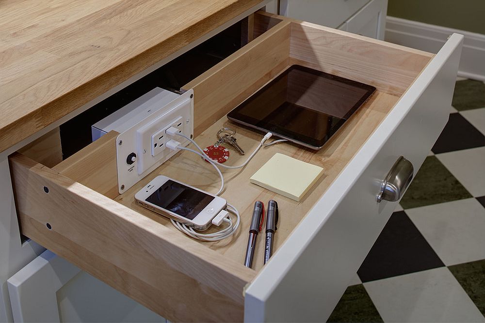 Perfect-kitchen-charging-station-that-can-be-hidden-from-view-with-ease