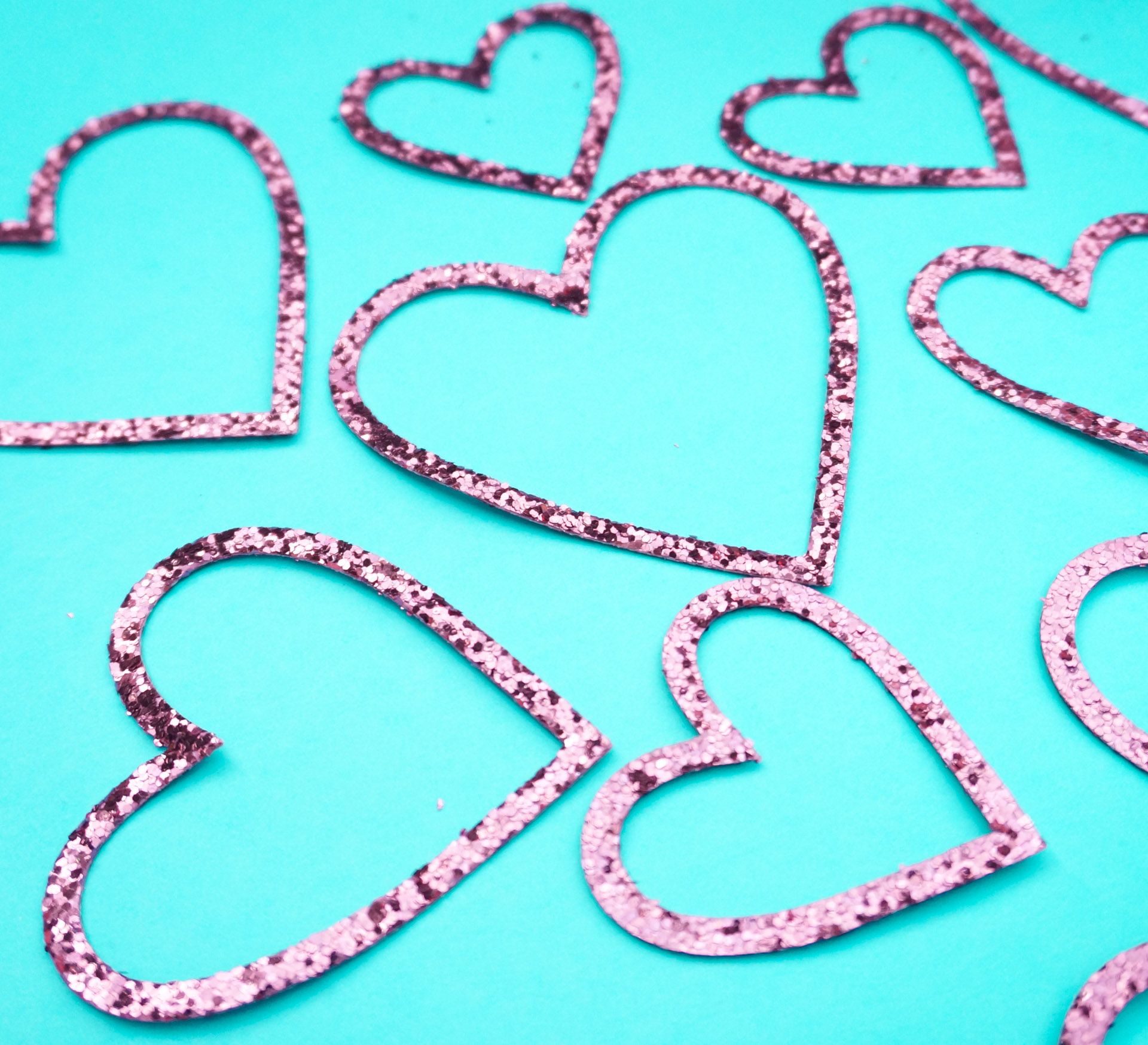 Pink-glitter-hearts