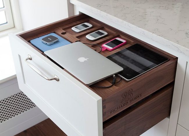 Spacious Charging Station In The Kitchen Can Power Up Everything From Your Laptop To IPad 650x467 