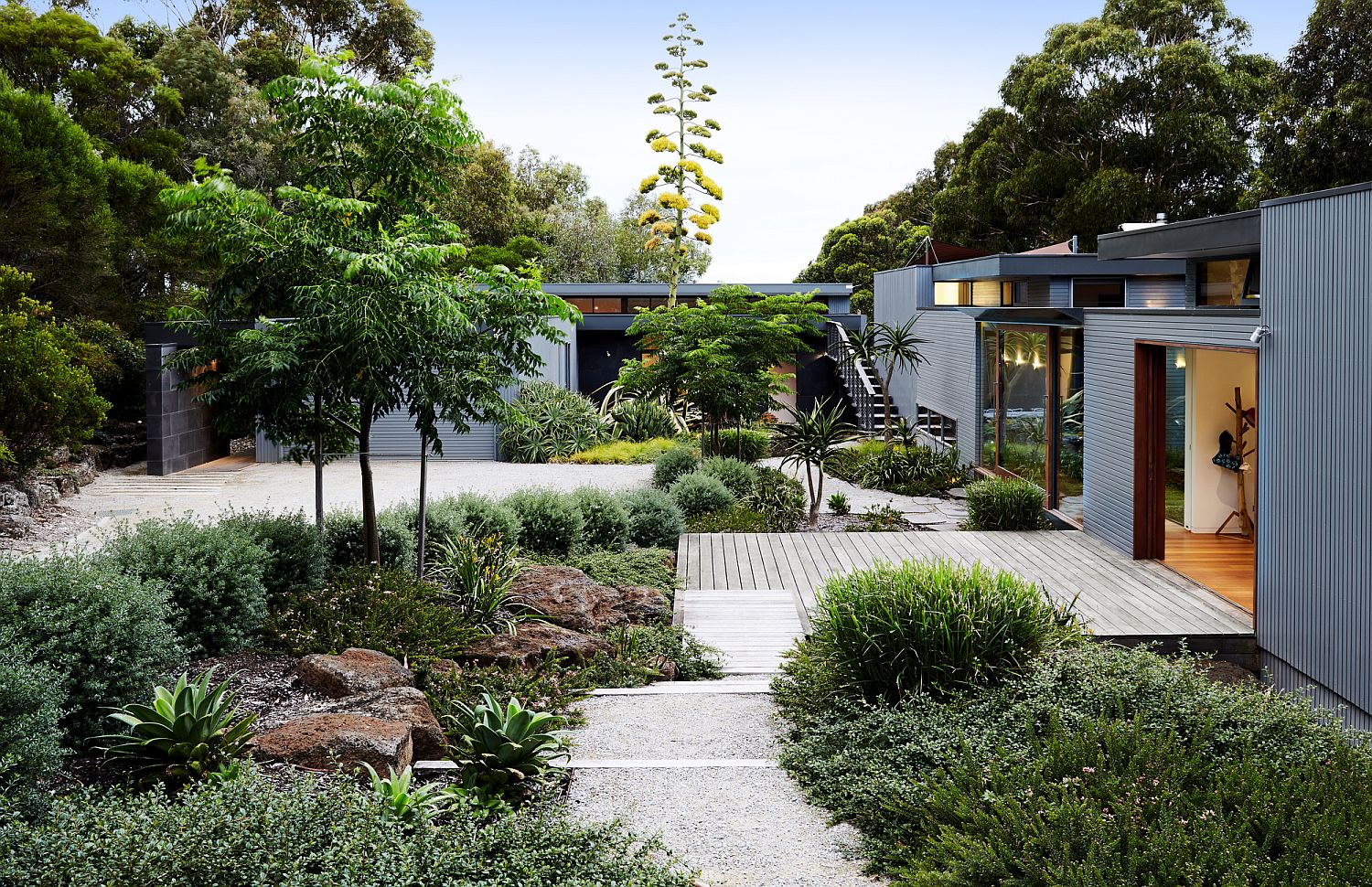 Contemporary Aussie Home Makeover Combines Nature with Sweeping Spaces