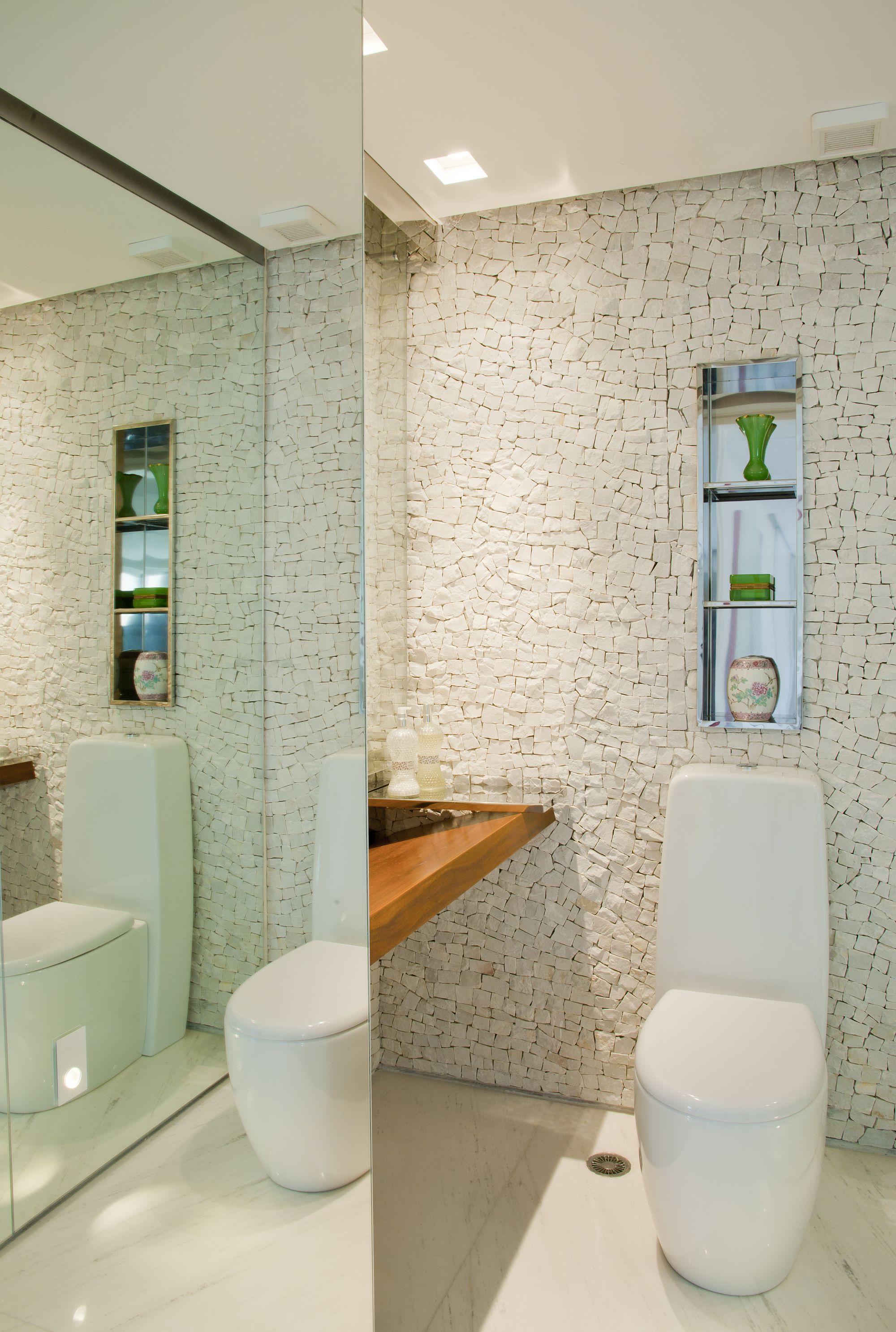Custom-tiled-backsplash-for-the-contemporary-bathroom-in-white
