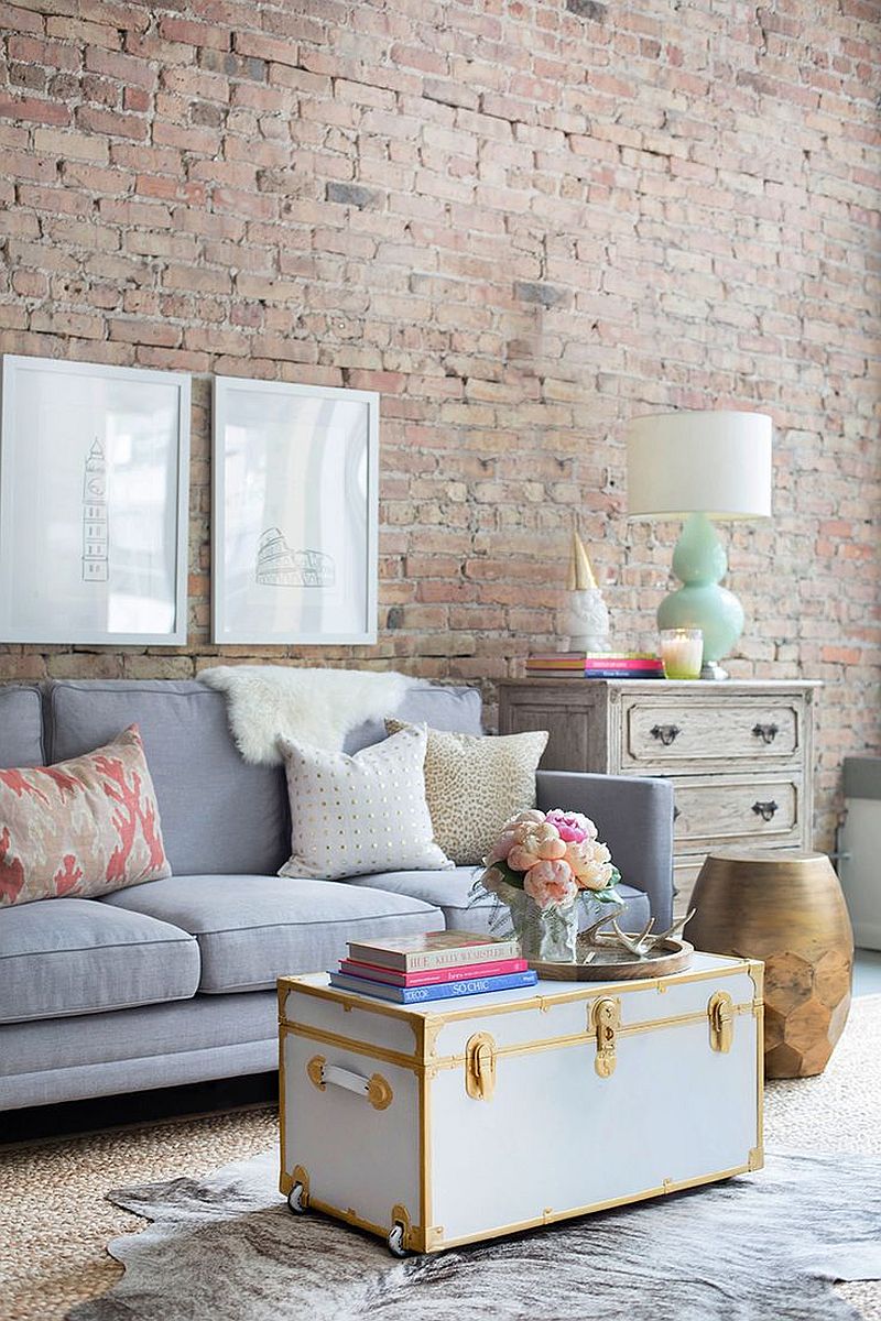 Gold and wheels revive this old trunk and give it a new lease of life