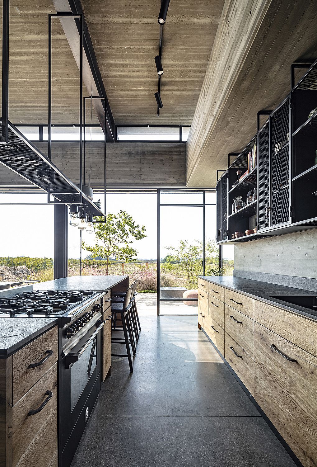 Metal-and-wood-kitchen-feels-both-modern-and-industrial