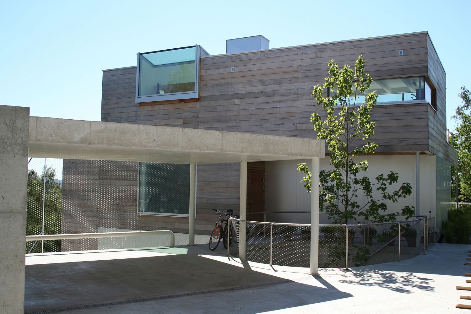 Modern-home-rebuilt-in-wood-and-concrete-in-Oslo