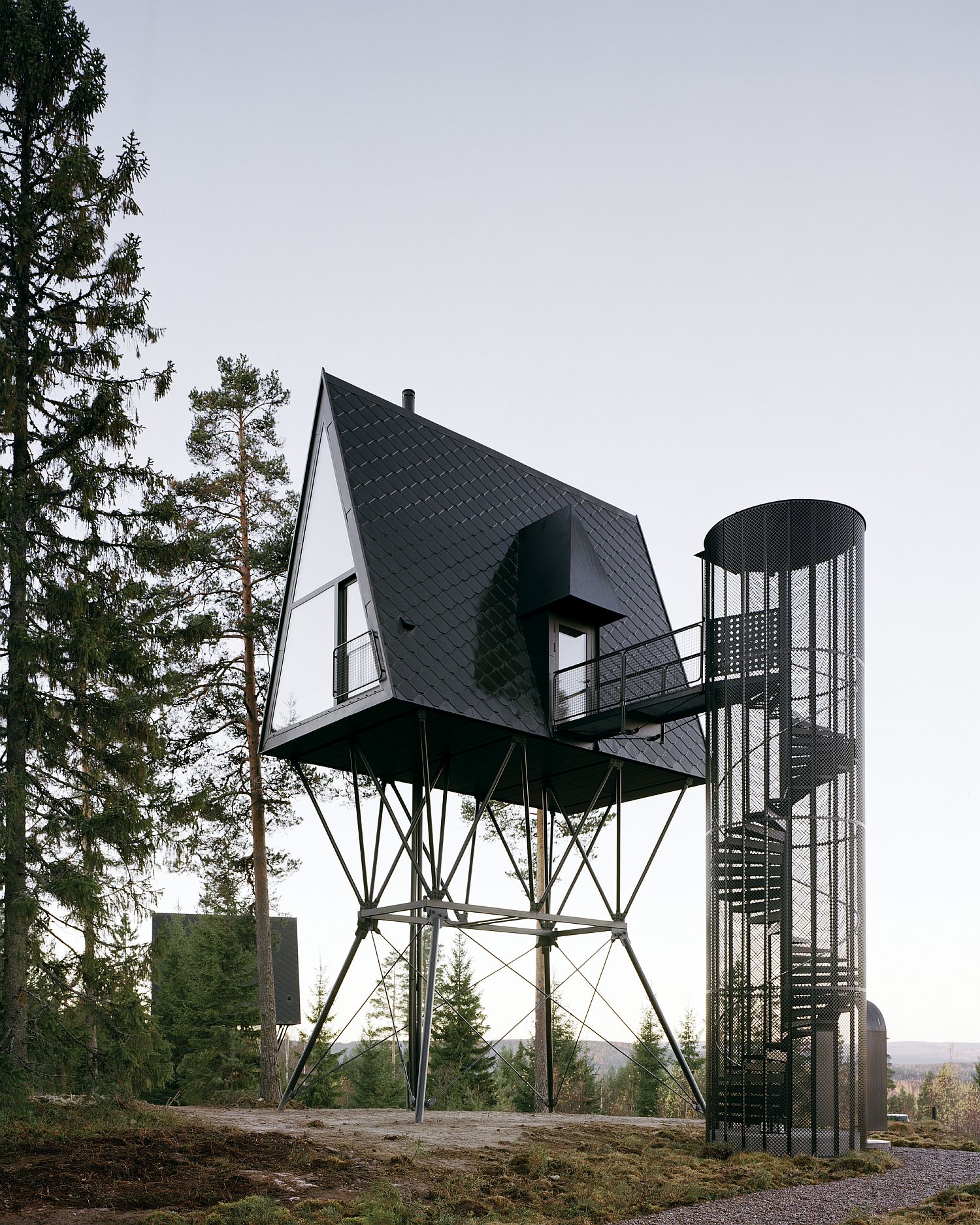 Protected stairway outside the cabin along with a walkway steals the show here