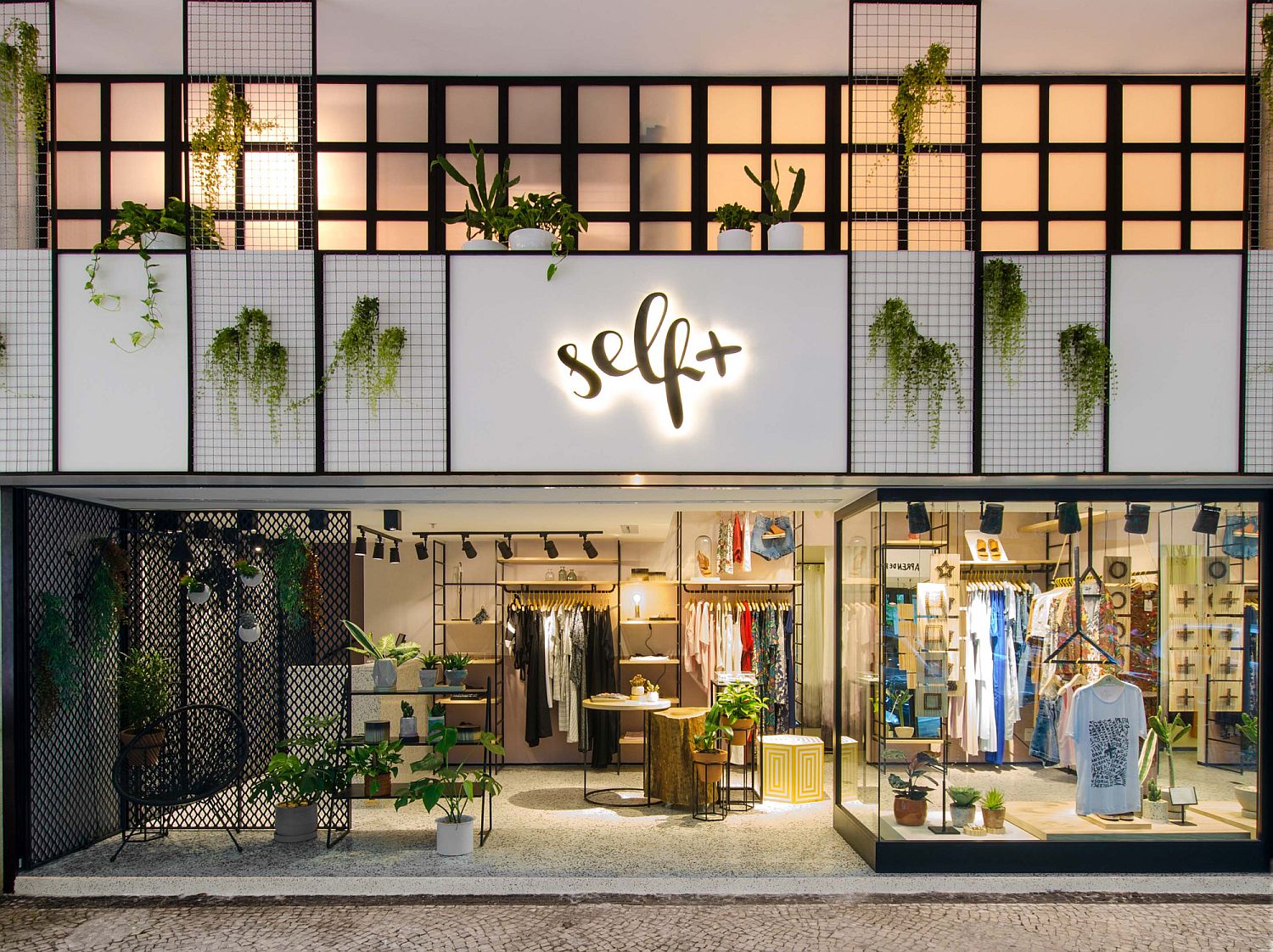 Self+ store in Rio de Janeiro with a unique and adaptable design